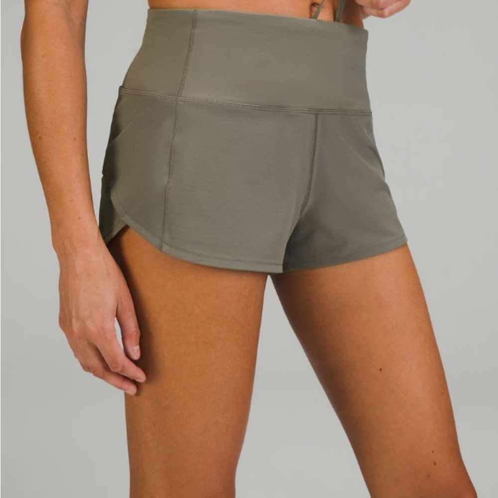 Army green Lululemon Speed Up shorts 2.5” Size 2